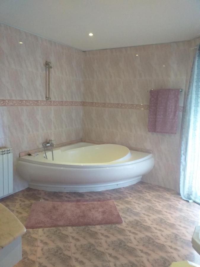 Enjoy Guest House Gmr Guimaraes Bagian luar foto